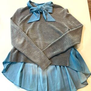 Veronica Beard Gray Sweater with Blue Bow & Hem